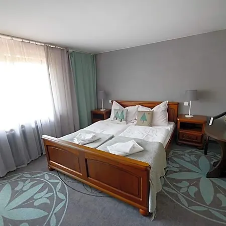 Paryzanka Basen Hotell *